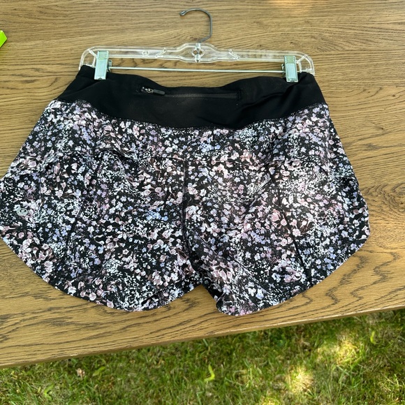Lululemon floral patterned shorts - Picture 2 of 4